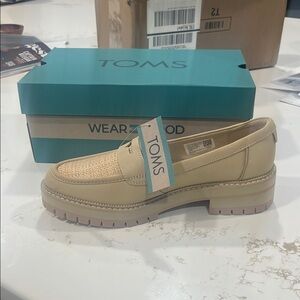 TOMS Women's Tan Loafers